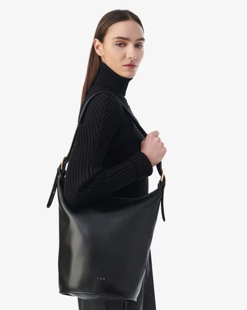 LEATHER BUCKET BAG