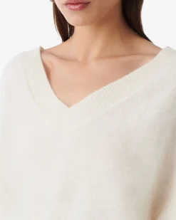 V-NECK PULLOVER